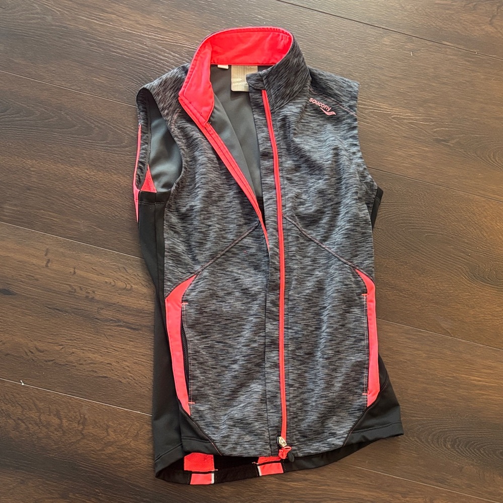 Gray and coral Saucony Sleeveless Vest